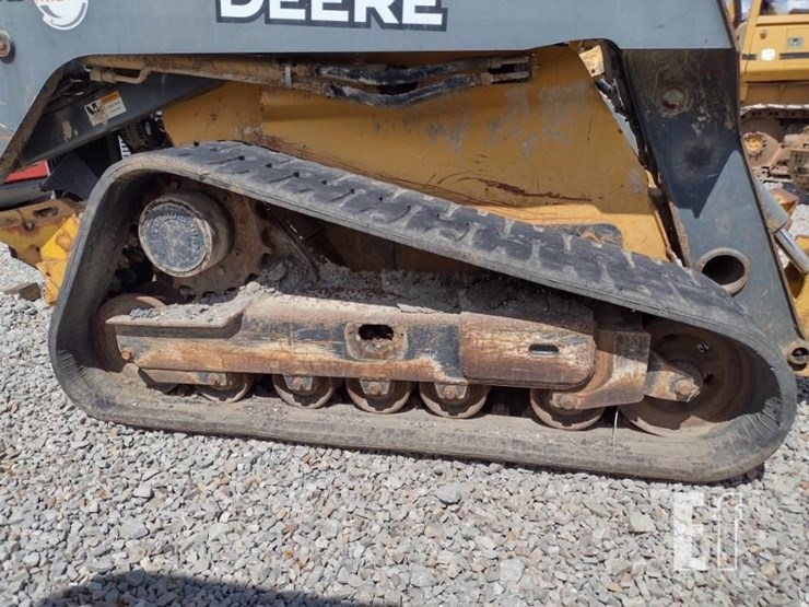 john-deere-329d-image-15