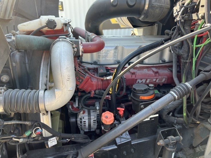 2012-mack-cxu613-t/a-truck-tractor-image-10
