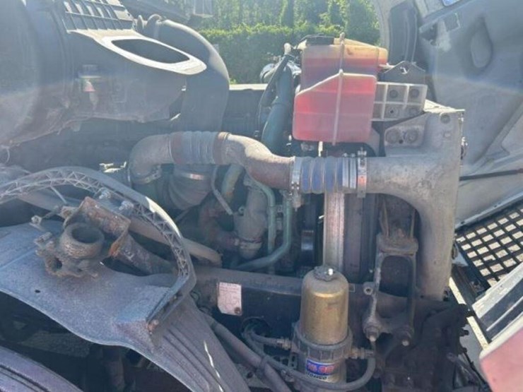 2015-volvo-t/a-hiway-tractor---sleeper-4v4nc9eh3fn-image-34