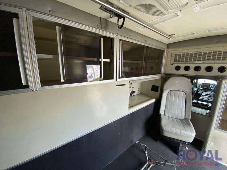 2015-international-durastar-4300-image-17