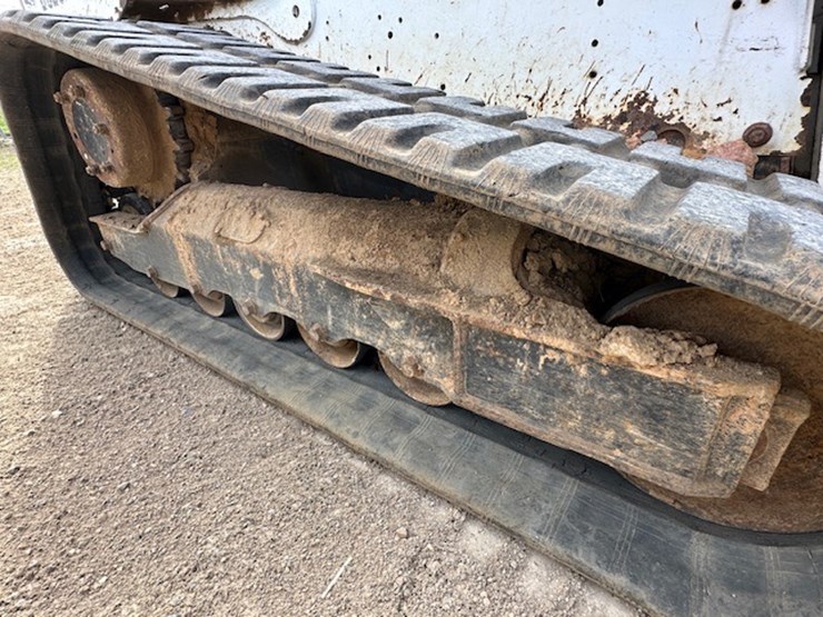 2015-bobcat-t750-image-31