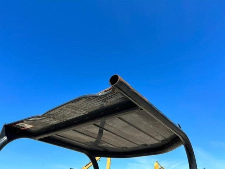 2015-deere-17g-image-57