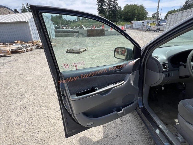 2006-toyota-sienna-image-19