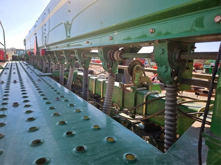 john-deere-1530-image-38