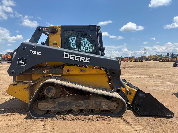 2020-deere-331g-image-5