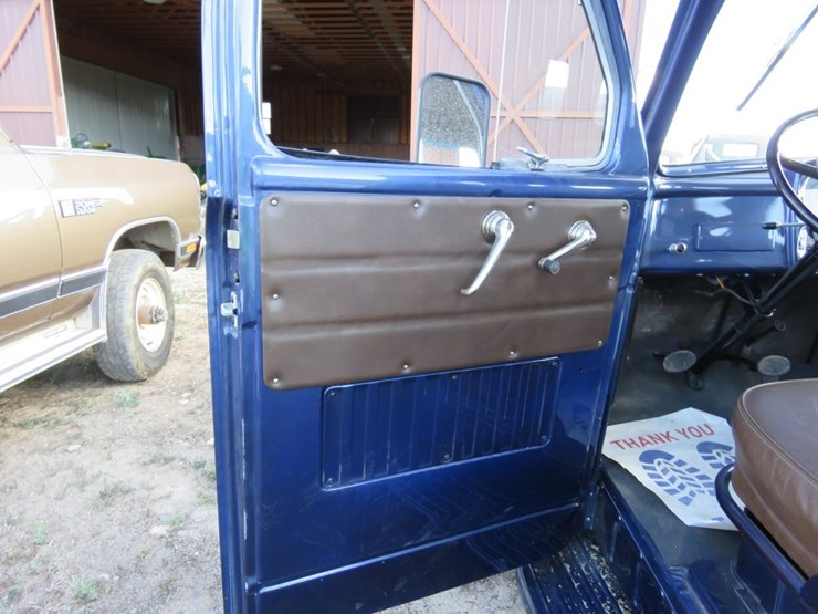 1952-dodge-b-3-d-126-flatbed-pickup-image-10