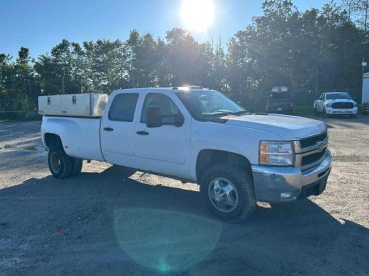 2008-chevrolet-silverado-3500hd-image-2