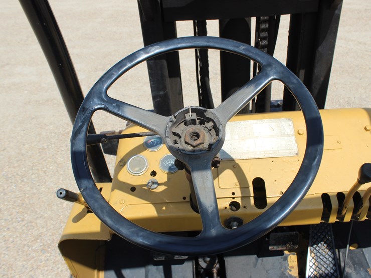 #2071-•-cat-t100c-forklift-image-9