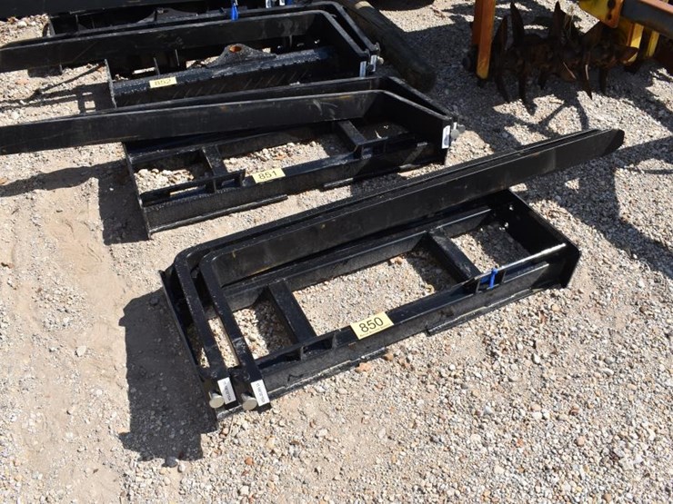 skid-steer-pallet-fork-image-1
