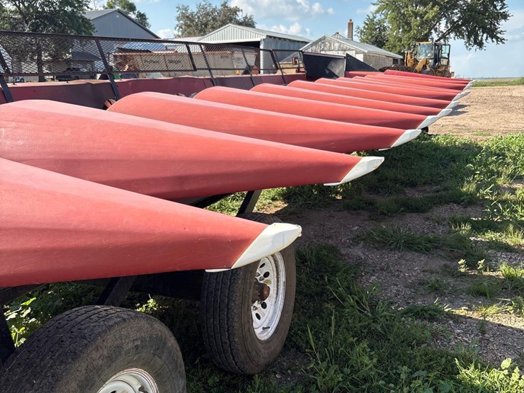 12-row-30”-corn-head-(-ih-1000-series-frame)-image-7