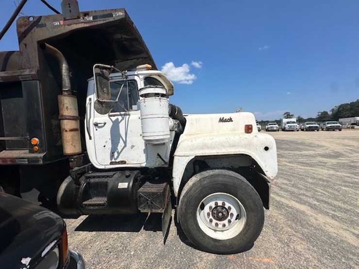1978-mack-r686-image-26
