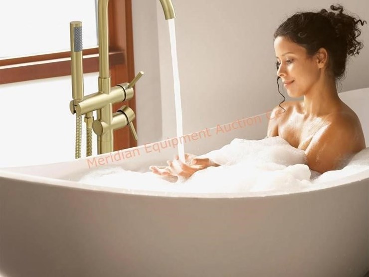 gold-floor-bathtub-faucet-freestanding-tub-filler-image-4