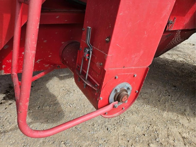 massey-ferguson-8570-image-25