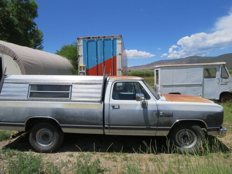 1990-dodge-ram-250-image-3