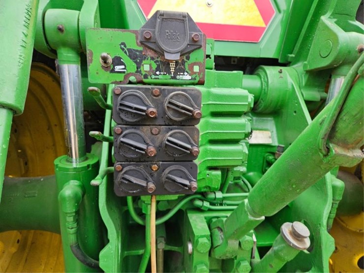 john-deere-8200-image-19
