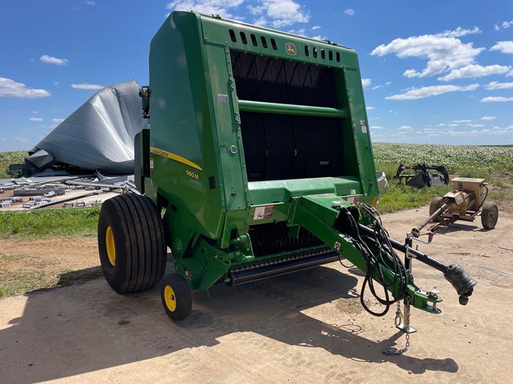 2021-john-deere-560m-image-2