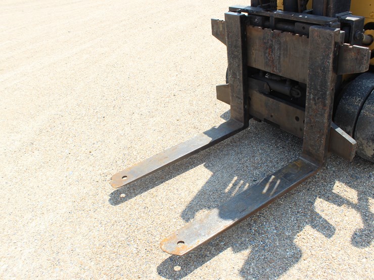 #2071-•-cat-t100c-forklift-image-6