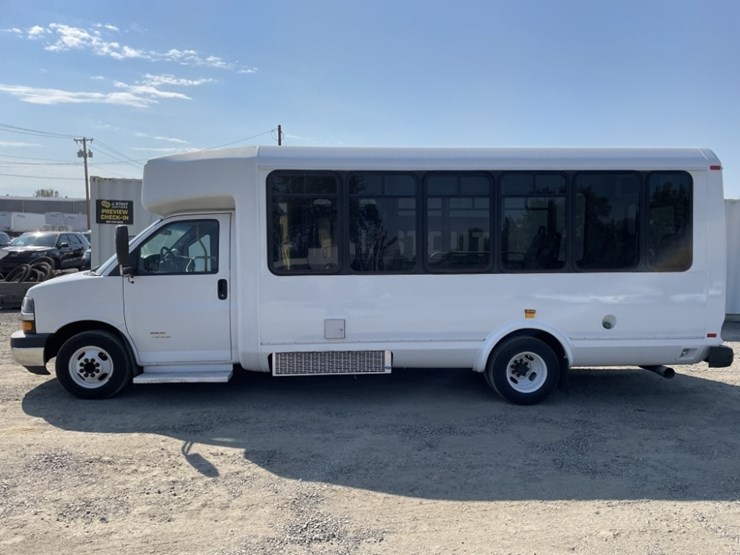 2015-chevrolet-express-paratransit-bus-image-7