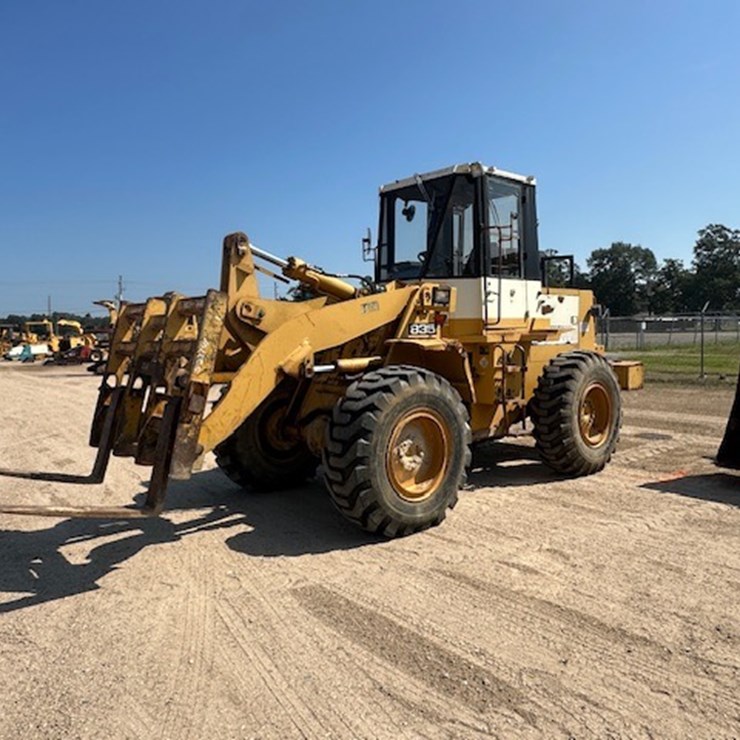 #2286 • TCM 835-2 SERIES RUBBER TIRE LOADER