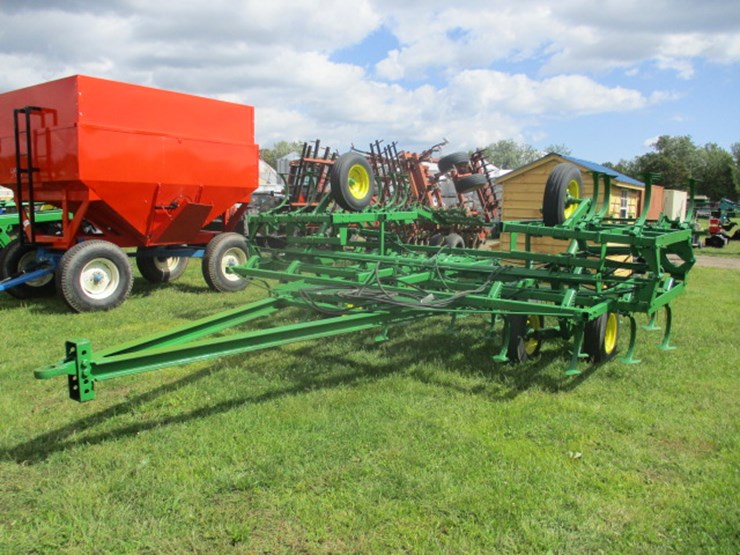 john-deere-1100-image-1