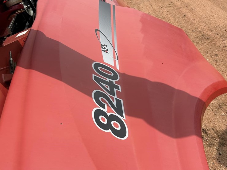 2015-case-ih-8240-image-95