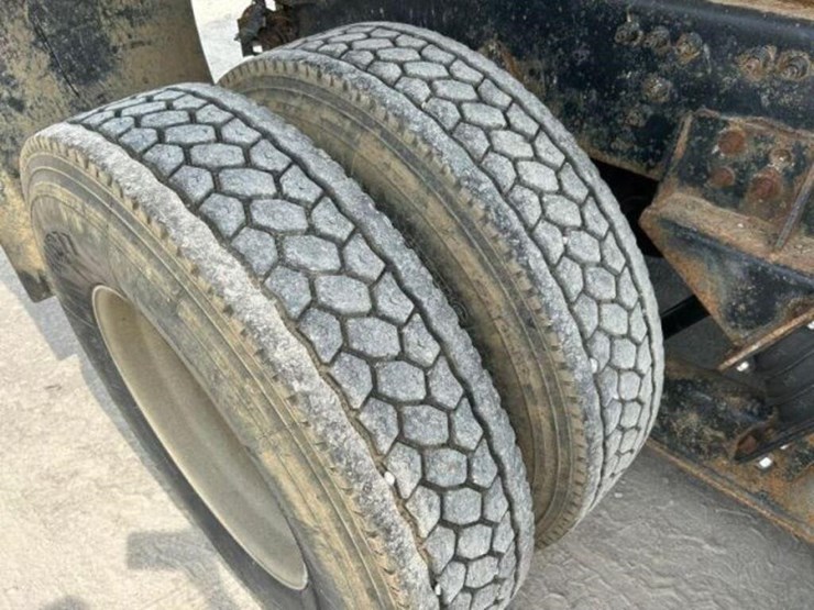 2005-volvo-tri/a-dump-truck-4v5k99gh55n391882-image-80