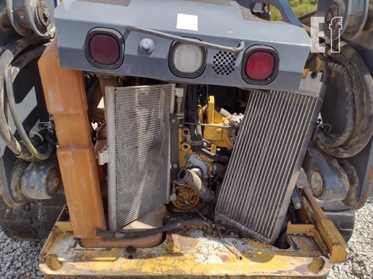 john-deere-329d-image-30