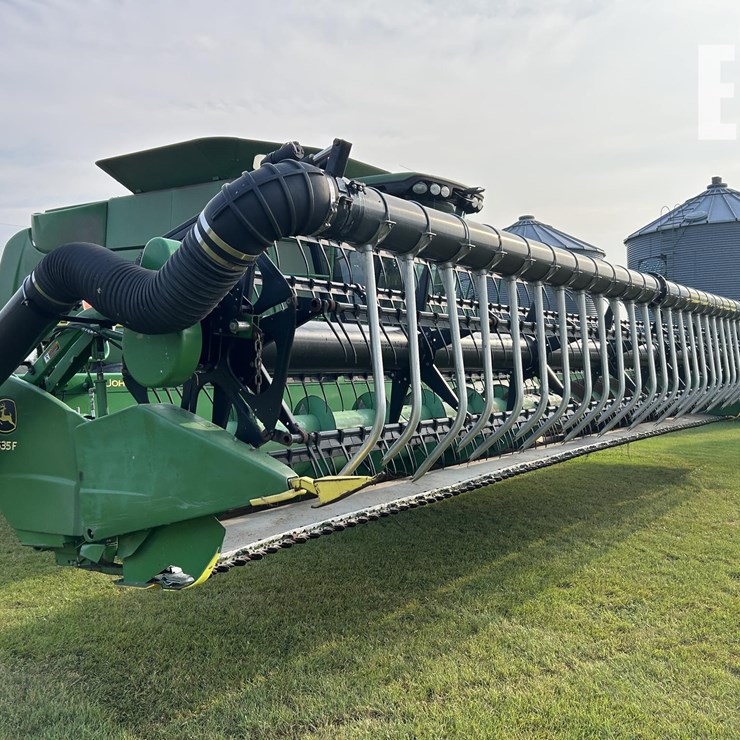 2011 JOHN DEERE 635F