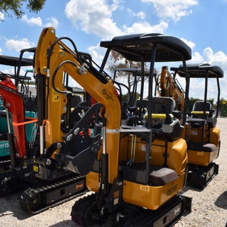 QK18R MINI EXCAVATOR (SERIAL # QK18R202507010481) (K)
