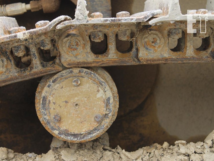 2011-caterpillar-d4k-xl-image-10