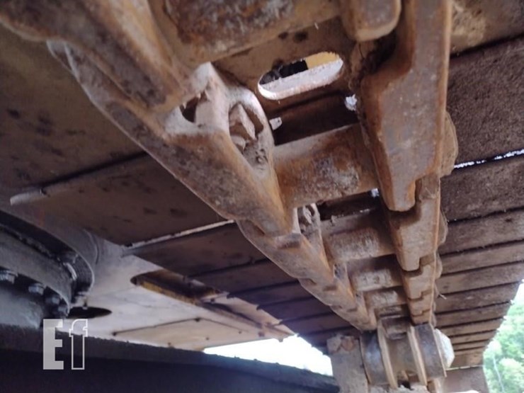 komatsu-pc220-lc-8-image-34