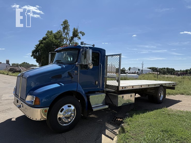 2005-kenworth-t300-image-9