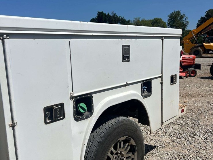 ford-f350-xl-image-13