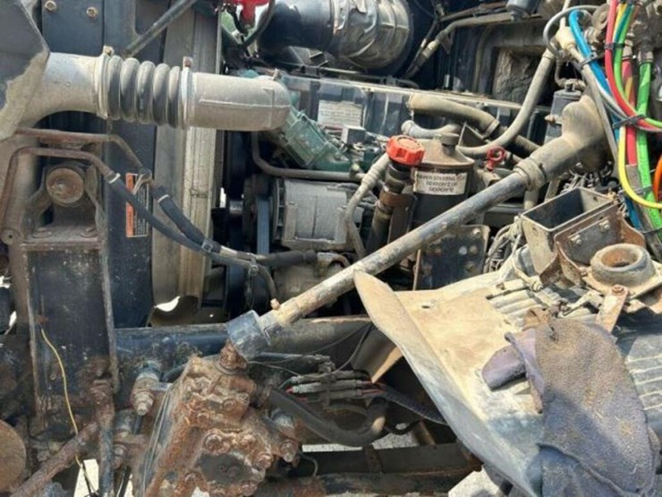 2005-volvo-tri/a-dump-truck-4v5k99gh55n391882-image-24