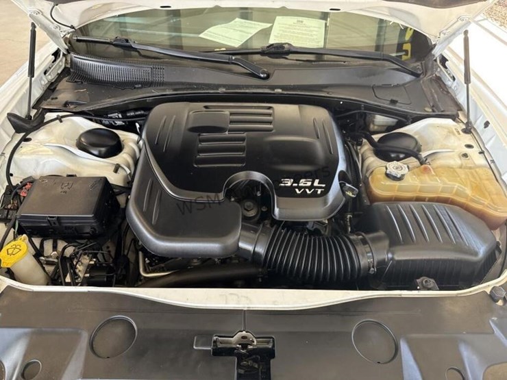 2013-dodge-charger-se-sdn-image-10