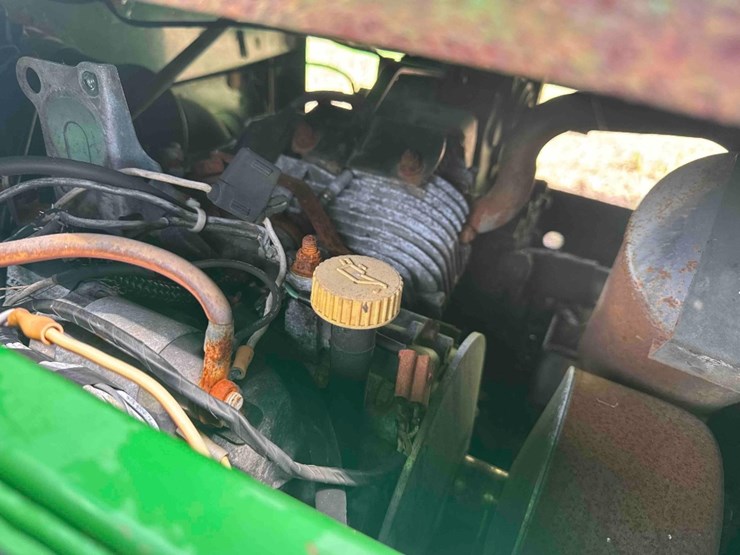 john-deere-gator-image-7