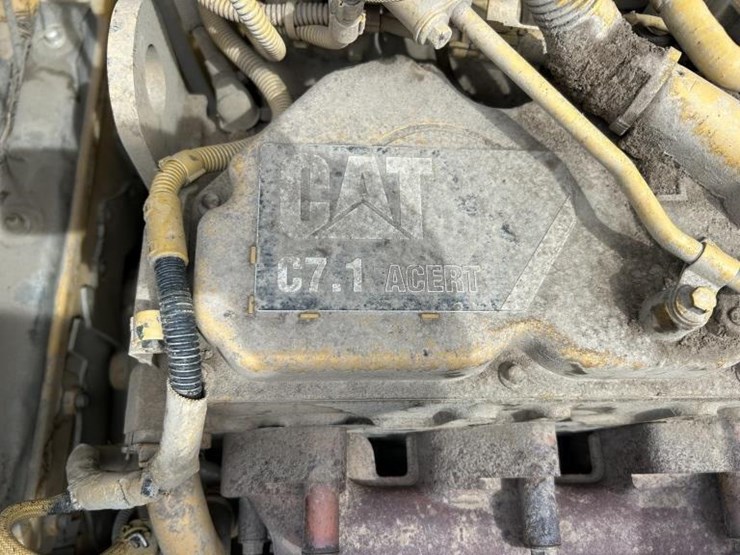 2018-caterpillar-548-image-55