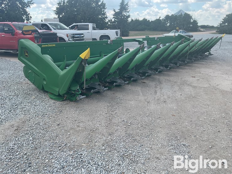 2020-john-deere-c12r-image-3
