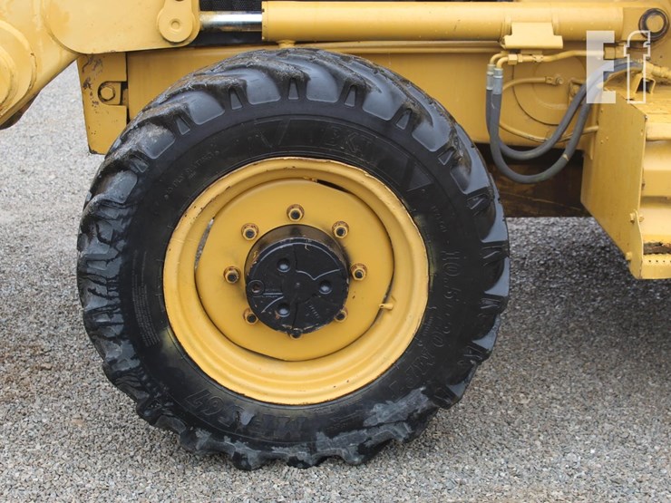 caterpillar-416-image-10