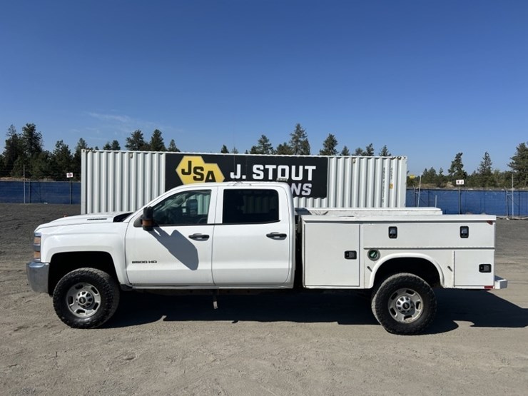 2018-chevrolet-silverado-2500-image-2