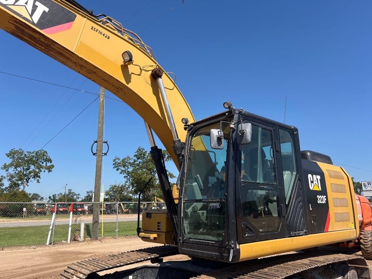 2017-caterpillar-323fl-image-22