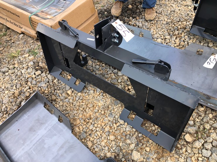 #55-•-skid-steer-/-3-pt-hitch-adapter-image-1