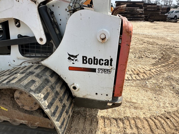 2014-bobcat-t750-image-9