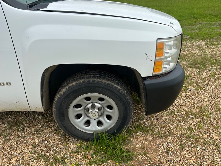 2013-chevrolet-silverado-image-19