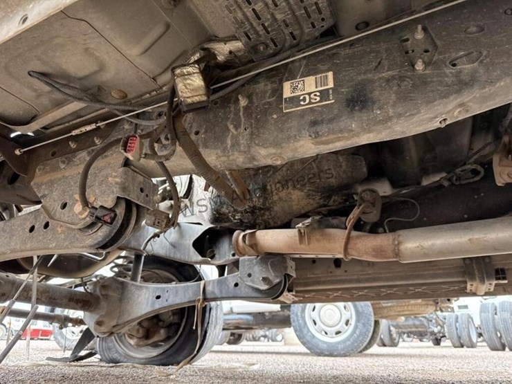 2010-ford-f550-image-19