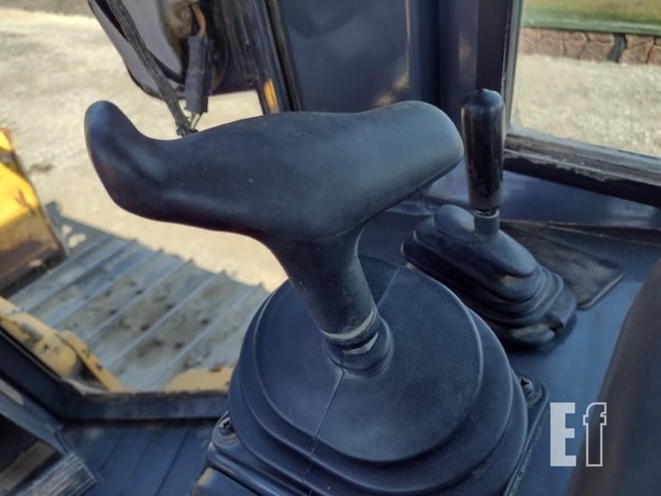 2012-deere-700j-lt-image-10