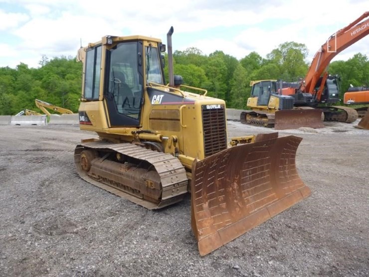 2005-caterpillar-d4g-xl-image-43