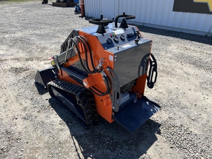 2025-tpm-t460-mini-compact-track-loader-image-6