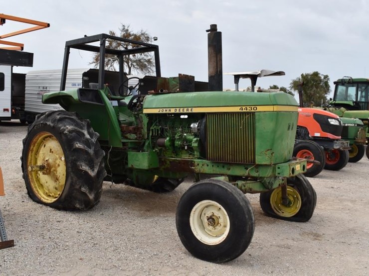 john-deere-4430-image-2