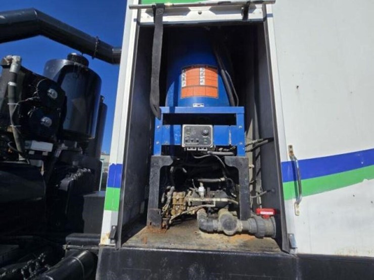 2014-western-star-4900sb-image-32